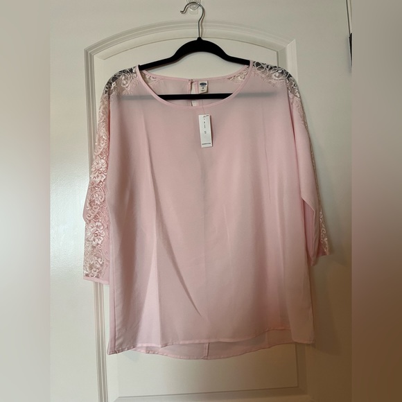 Old Navy Tops - 🚨 BNWT Women’s Oversized Pink Lace Sleeved Blouse